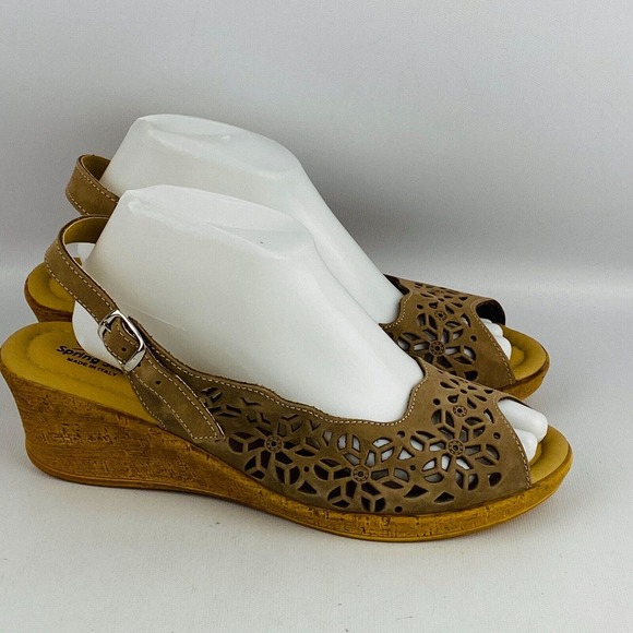 Womens 42 US 10.5-11 Spring Step Wedge Heel Sandals Tan Leather Floral Cutout - Picture 2 of 8
